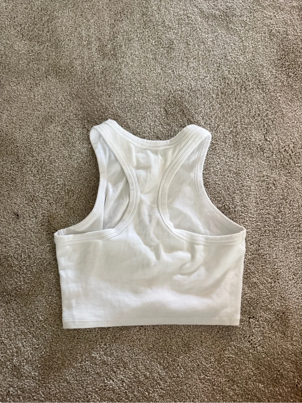 white alo tank top